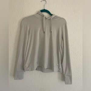 Vuori women’s Essential  Halo Hoodie Pullover